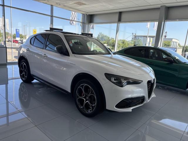 ALFA ROMEO STELVIO 2.0 Veloce Q4 (Automata) MY23 – Napfénytető