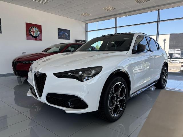 ALFA ROMEO STELVIO 2.0 Veloce Q4 (Automata) MY23 – Napfénytető