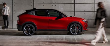 Az Alfa Romeo Junior is látható a 2024-es milánói dizájnhéten